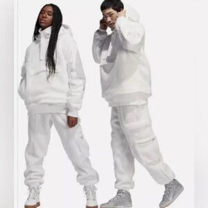 IVY PARK  x Adidas Originals Sherpa Cargo Pants White Sz 2XL Unisex NWT